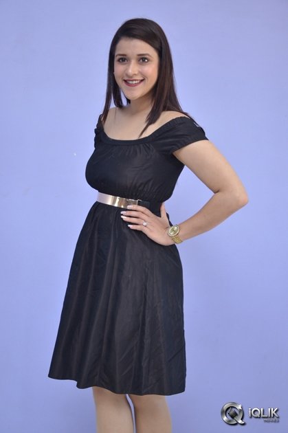 Mannara-Chopra-at-Rogue-Movie-Success-Meet